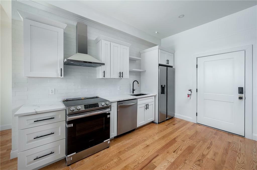 Property Photo:  117 Broadway Street 2D  RI 02903 