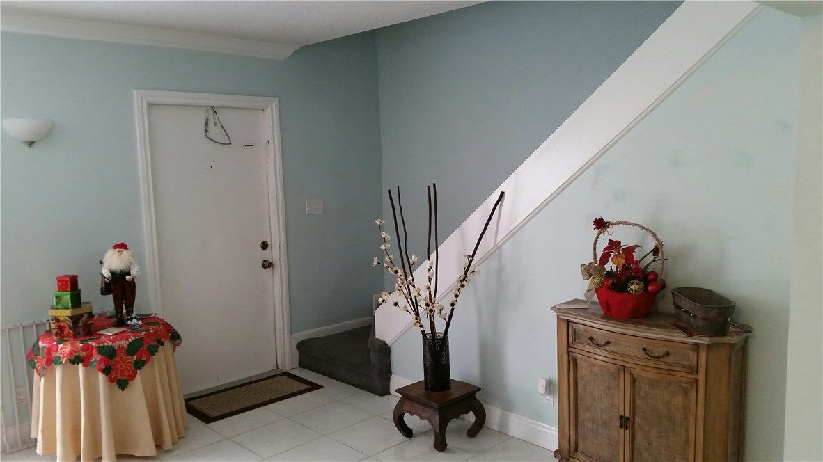 Property Photo:  77 N Shore Dr 77  FL 33141 