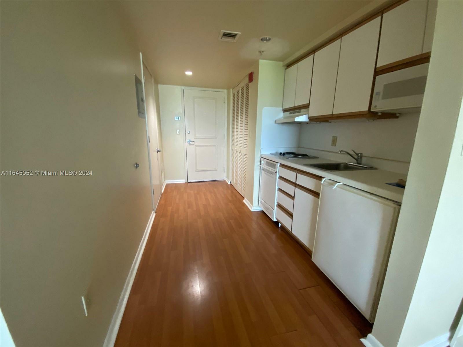 Property Photo:  5729 Sunset Dr 5729  FL 33143 