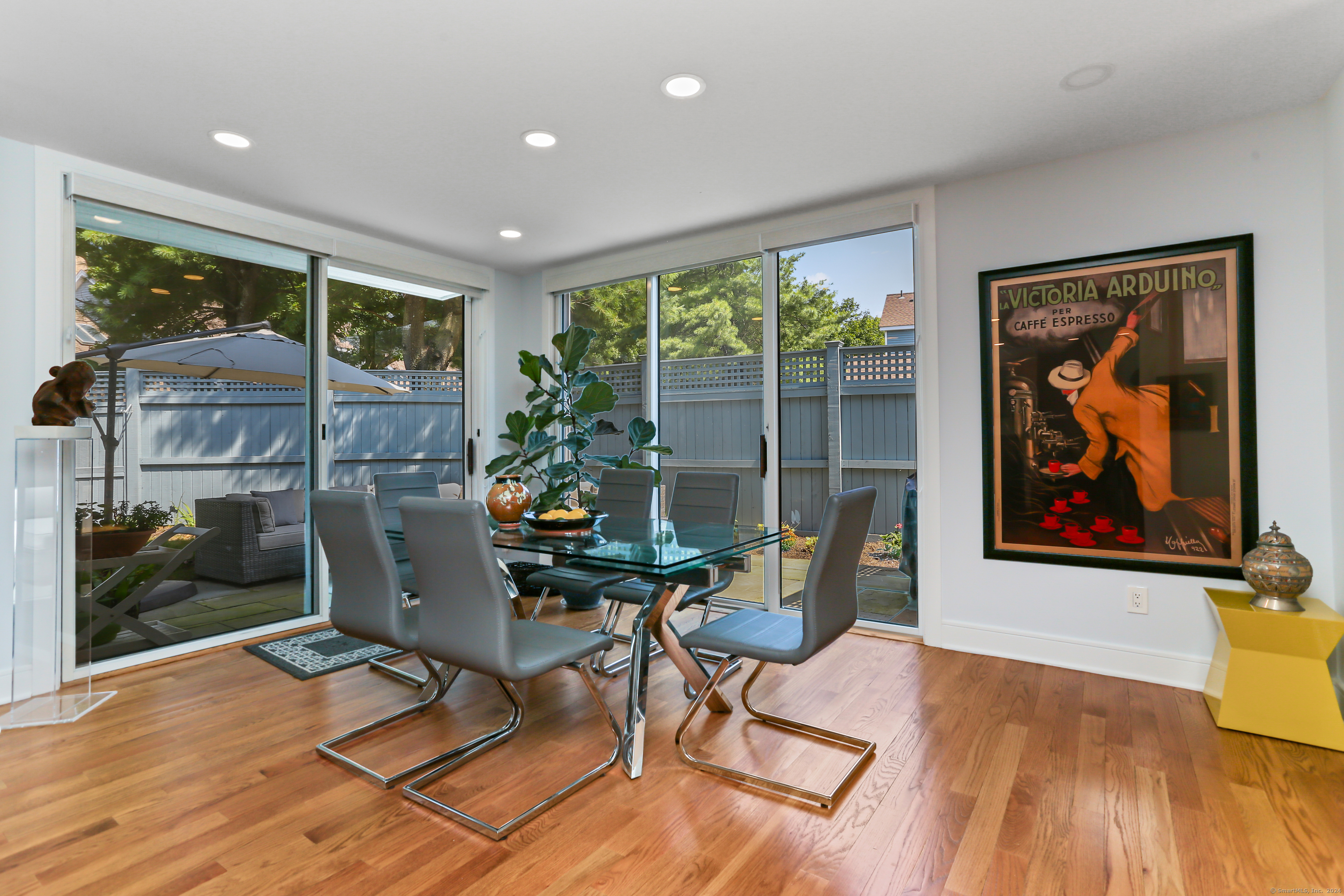 Property Photo: 21 Regents Park 21 CT 06880