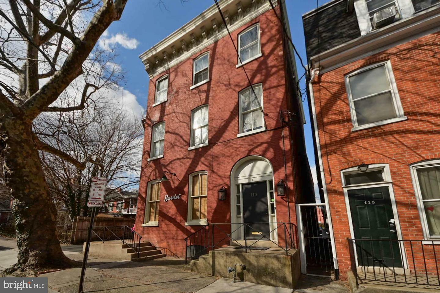 Property Photo:  113 E Walnut Street  PA 17602 