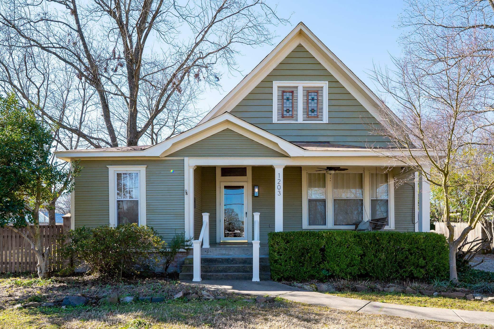 Property Photo:  1203 Clifton Street  AR 72034 