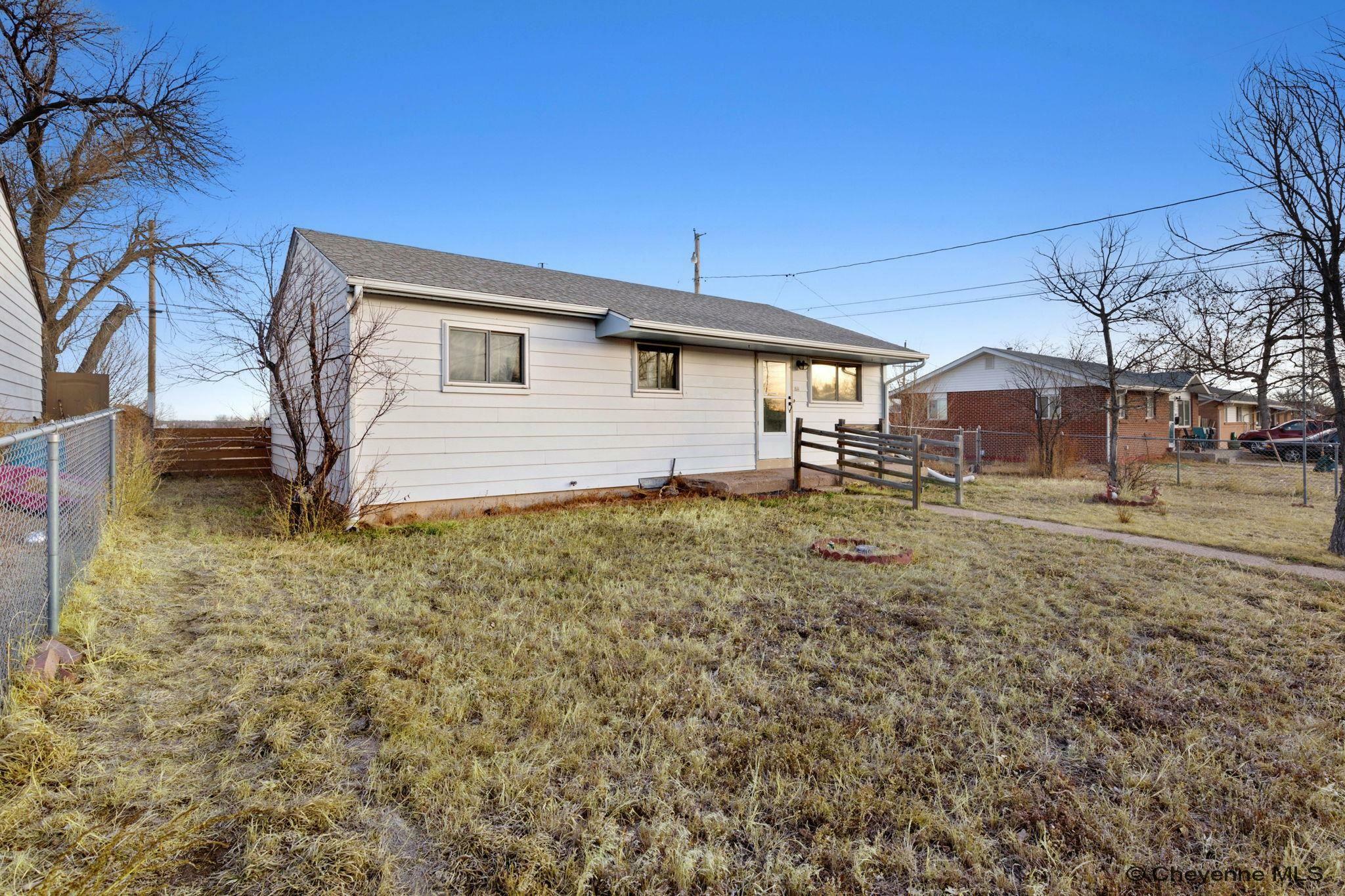 Property Photo:  1514 W Leisher Rd  WY 82007 