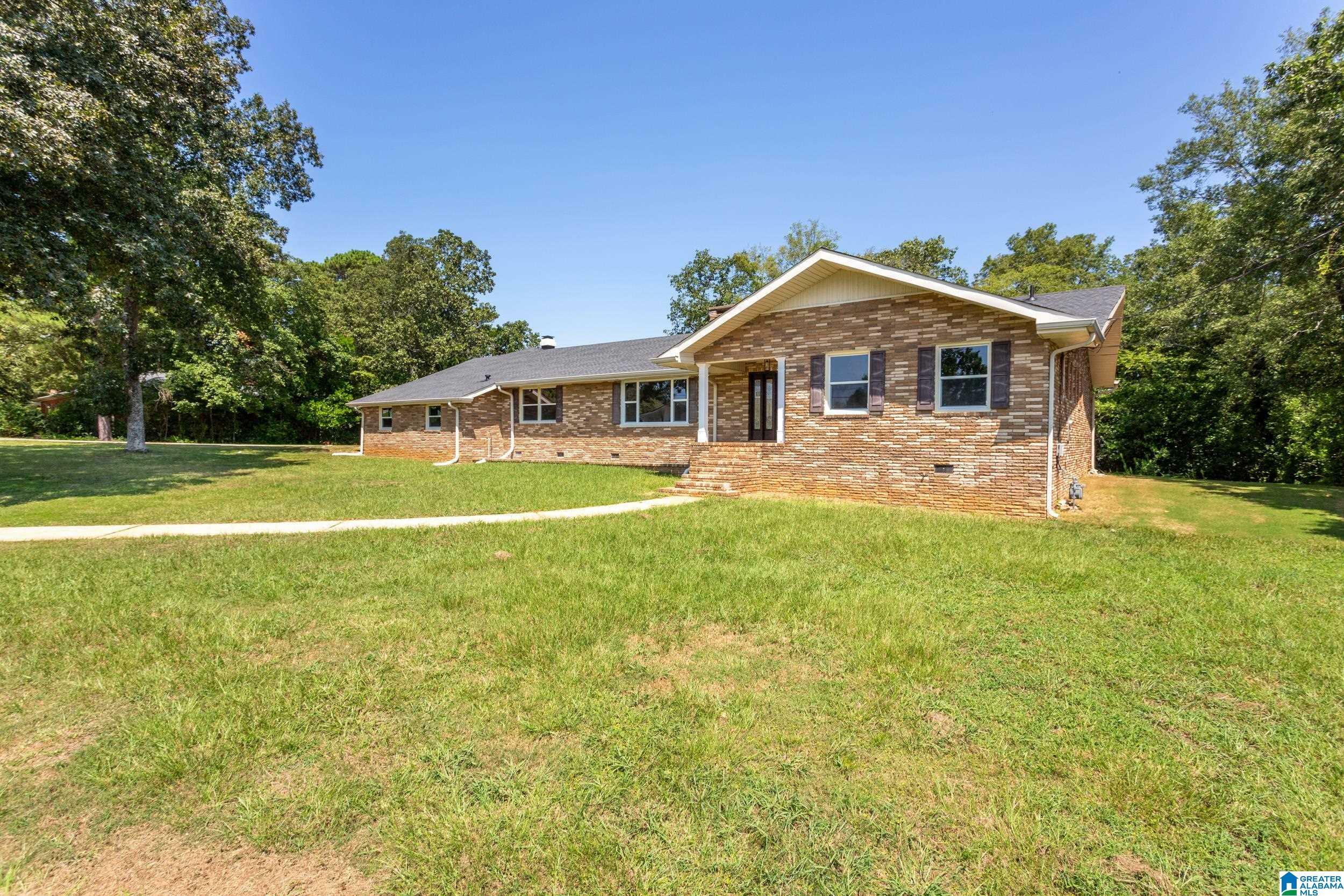 Property Photo: 7 Christopher Way AL 36207