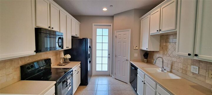 Property Photo: 9643 Fenrose Terrace FL 32827
