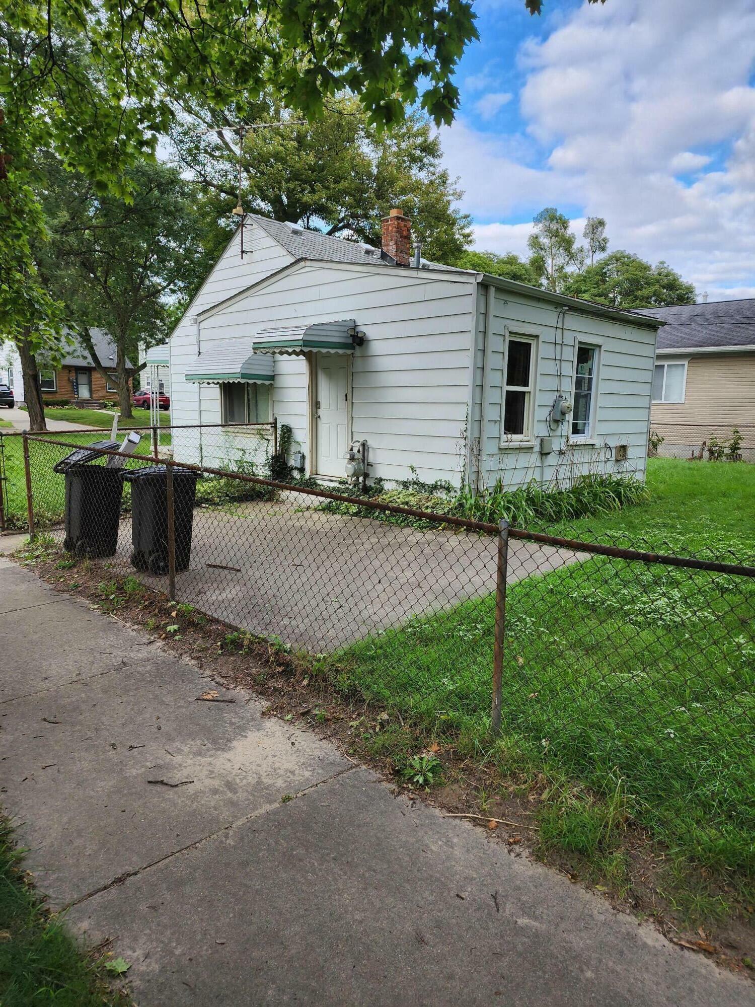 Property Photo:  1600 Woodward Heights  MI 48220 