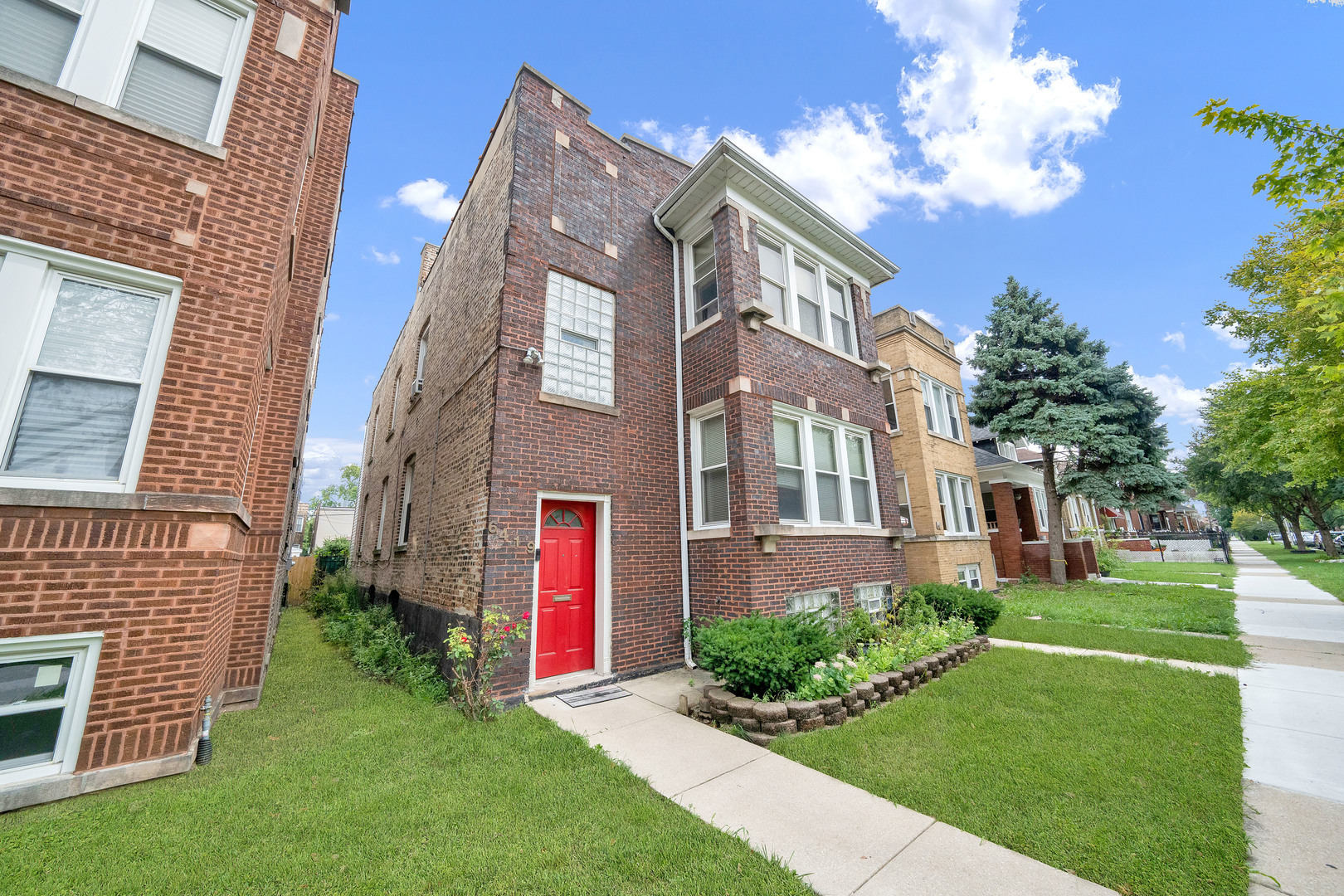 Property Photo:  6419 S Maplewood Avenue  IL 60629 