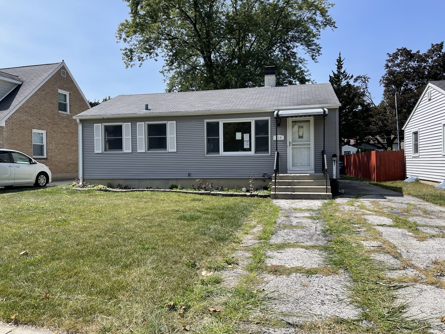 Property Photo:  214 N Berteau Avenue  IL 60103 