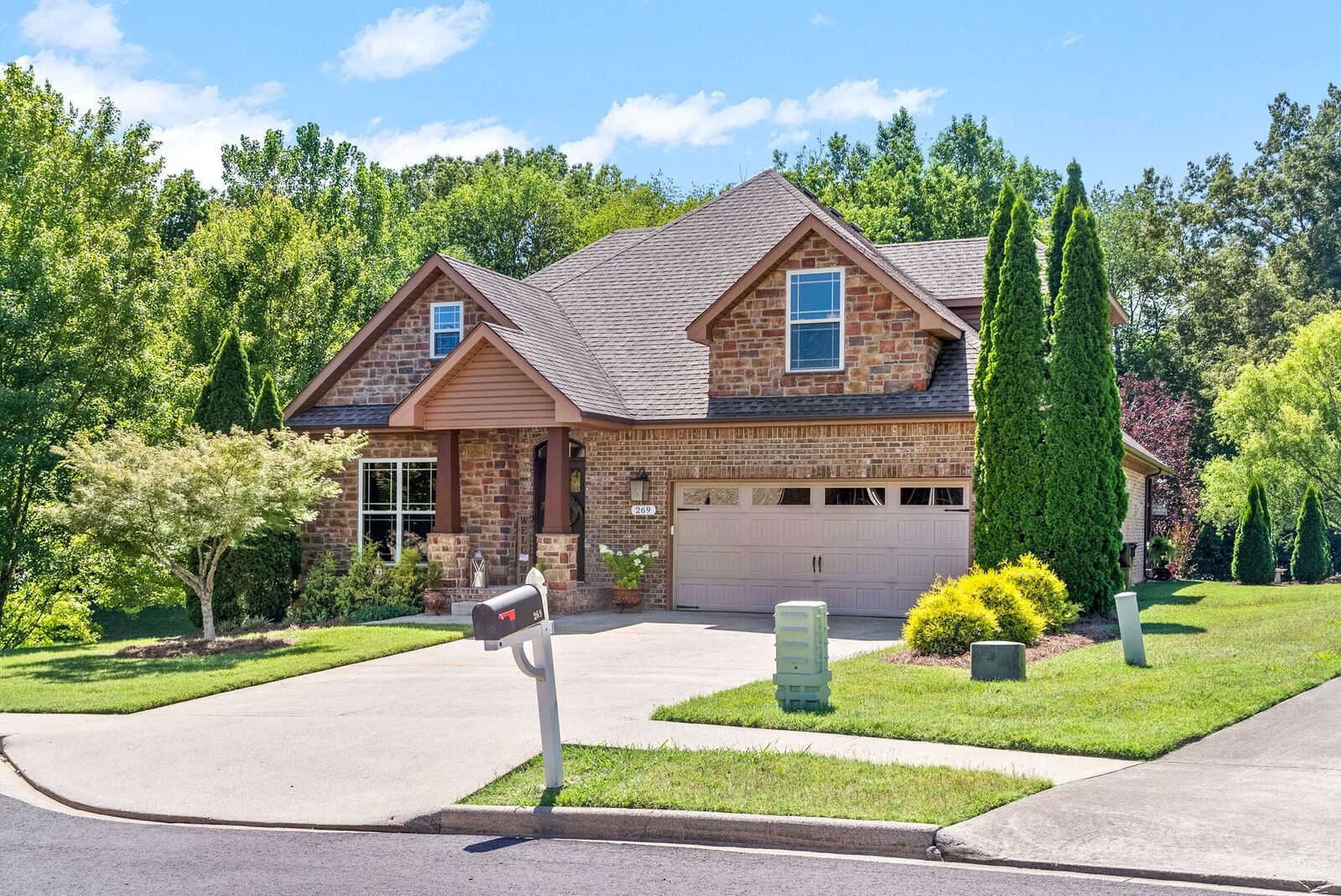 Property Photo:  269 Turnberry Cir  TN 37043 