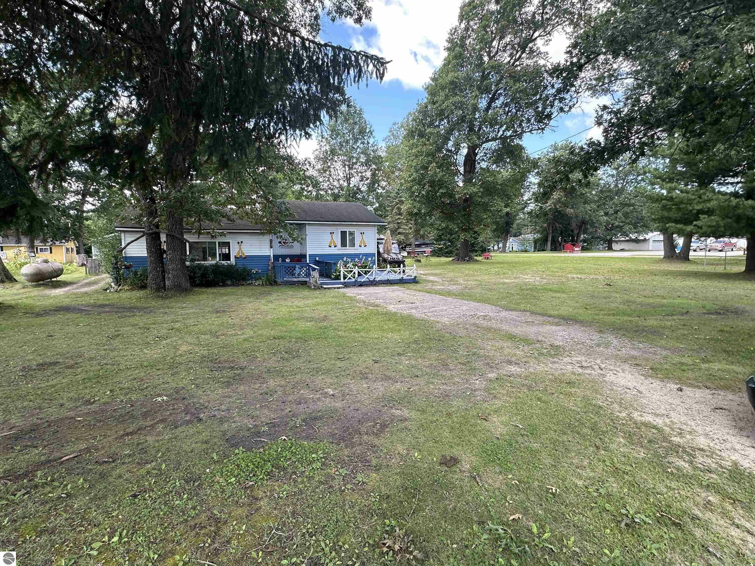 Property Photo:  2737 Dodge Lake Avenue  MI 48625 