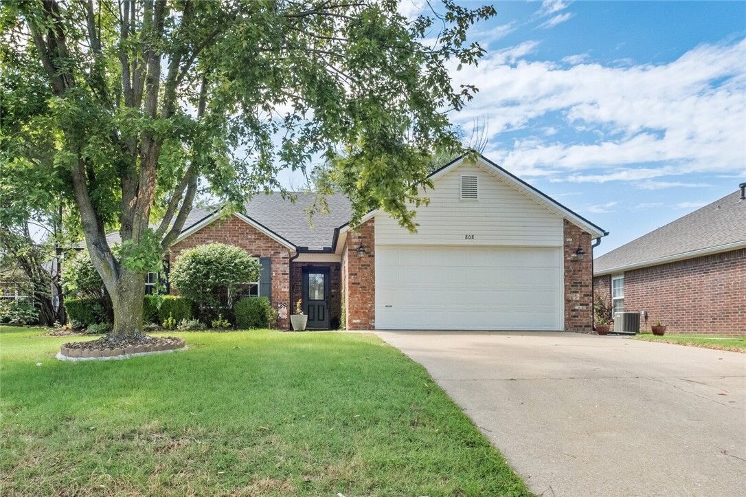 Property Photo: 808 Ouachita Drive AR 72712