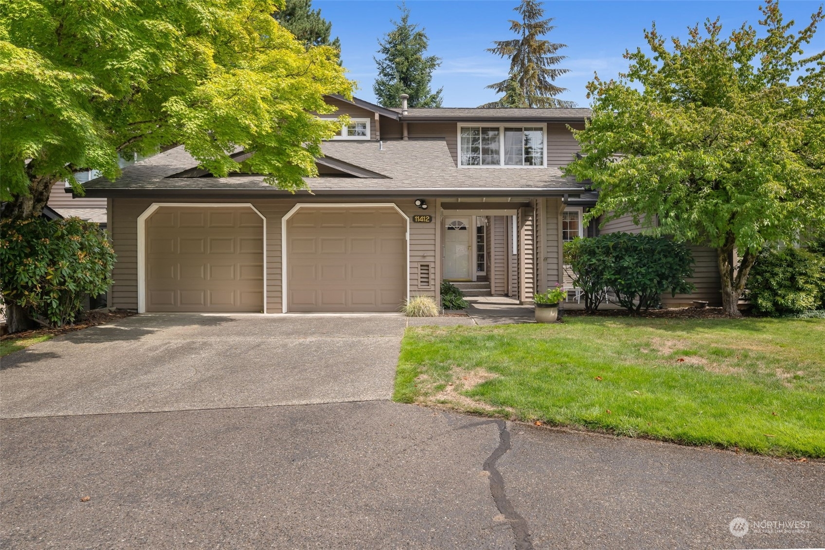 Property Photo: 11412 SE 66th Street WA 98006