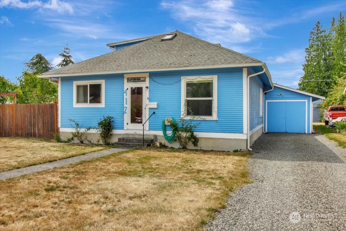 Property Photo:  412 N Stillaguamish Avenue  WA 98223 