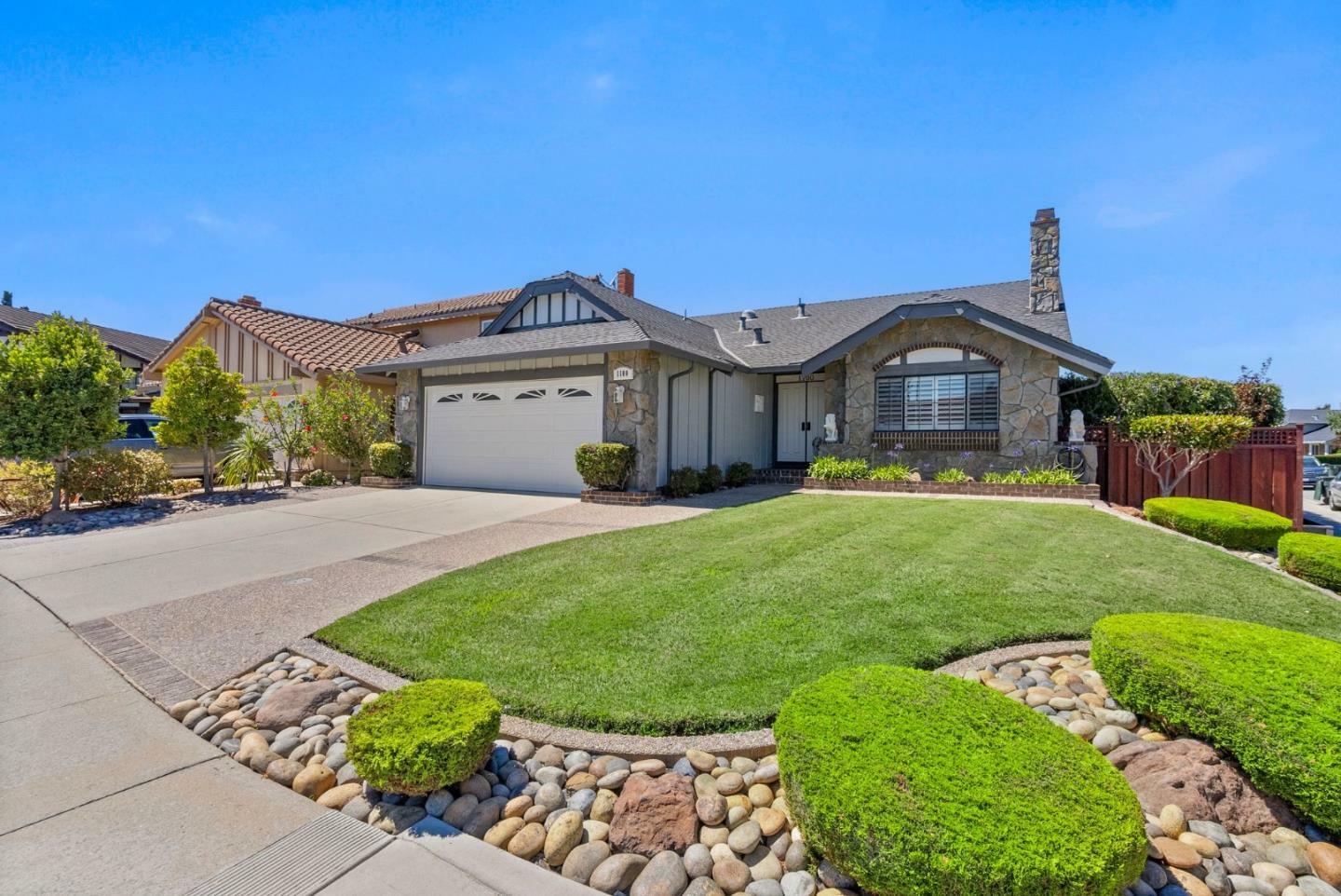 Property Photo:  1100 Tanglewood Way  CA 94403 