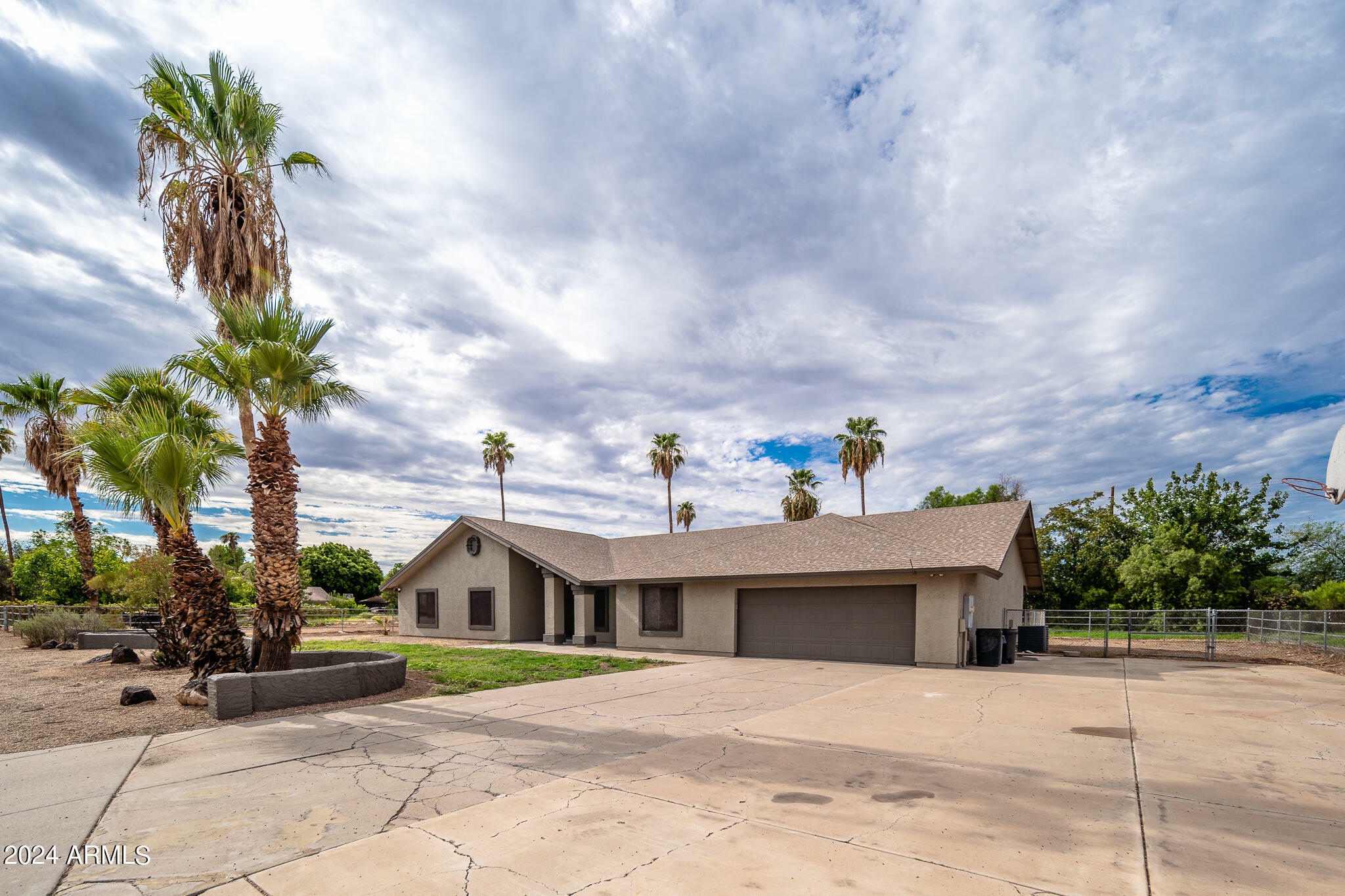 Property Photo:  6832 W Country Gables Drive  AZ 85381 