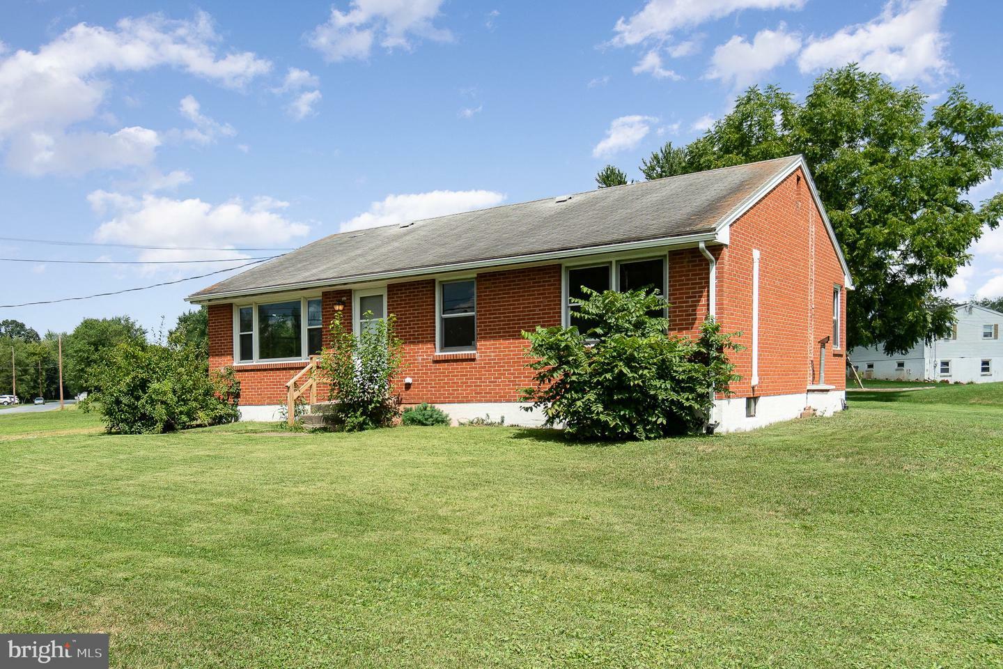 Property Photo:  158 Garden Avenue  PA 17057 