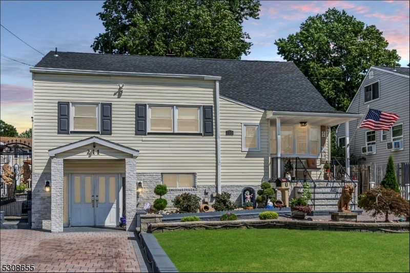 Property Photo: 211 Arlington Dr NJ 08863