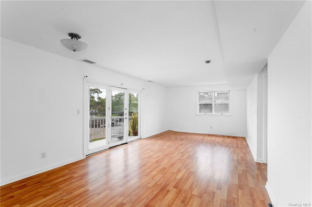 Property Photo:  37 Harbor Lane 2B  NY 10805 