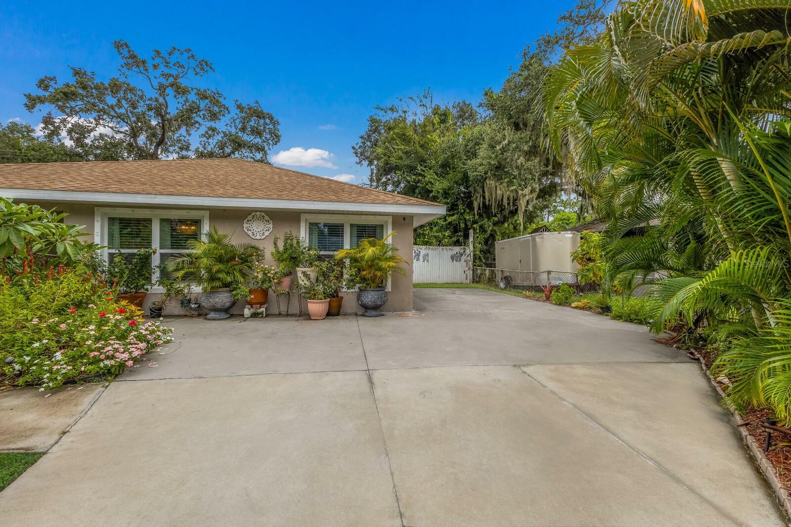 Property Photo:  1116 26th Street Court E  FL 34221 