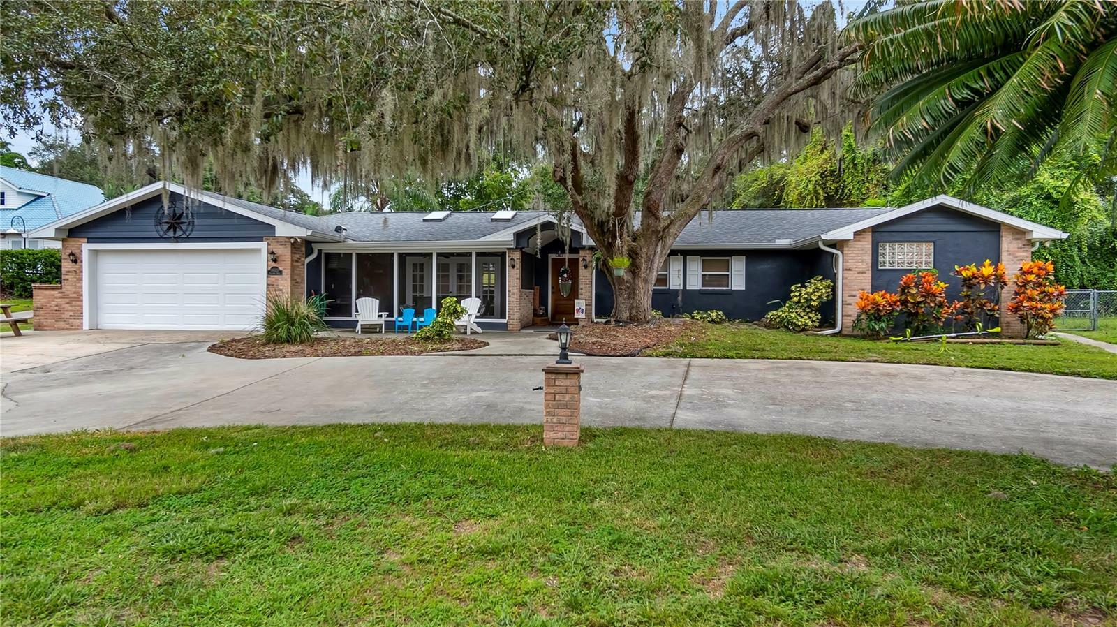 Property Photo:  11020 Oleander Drive  FL 34711 