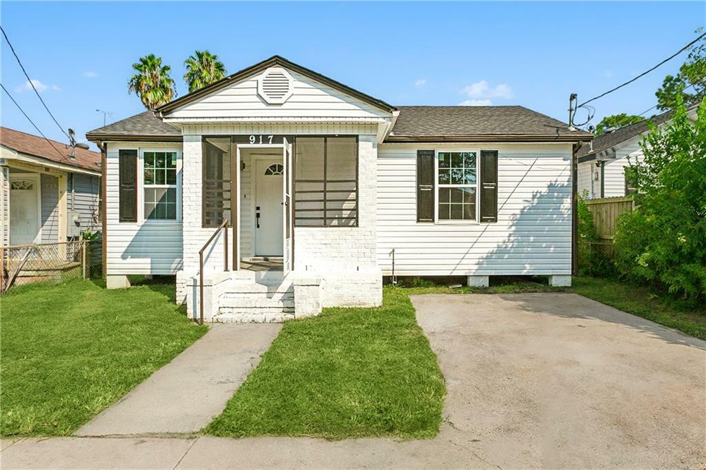 Property Photo:  917 S Sibley Street  LA 70003 