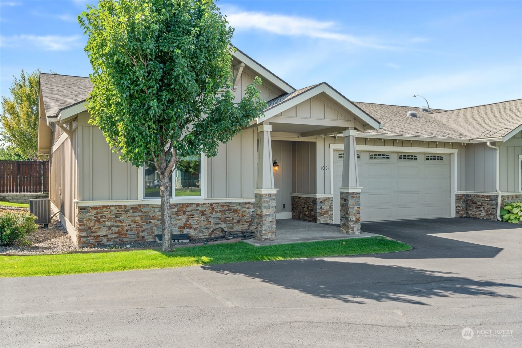 Property Photo:  803 S Willow Street 1001  WA 98926 