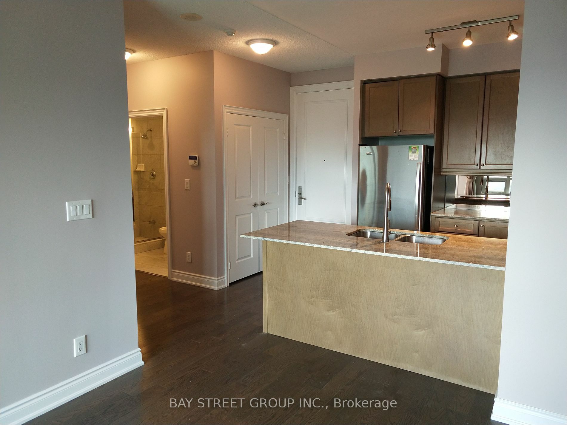 Property Photo:  10 Bloorview Pl 1117  ON M2J 0B1 