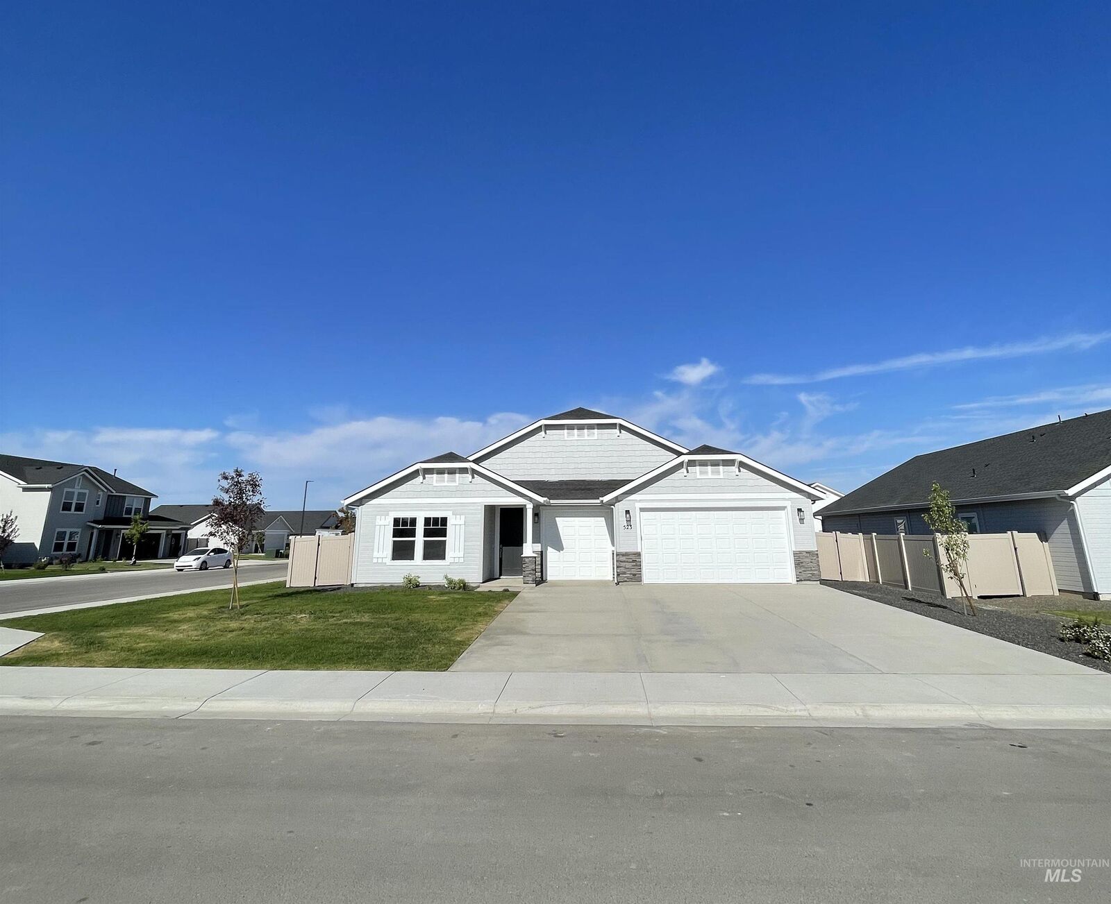 Property Photo:  523 Rahara Ave  ID 83644 