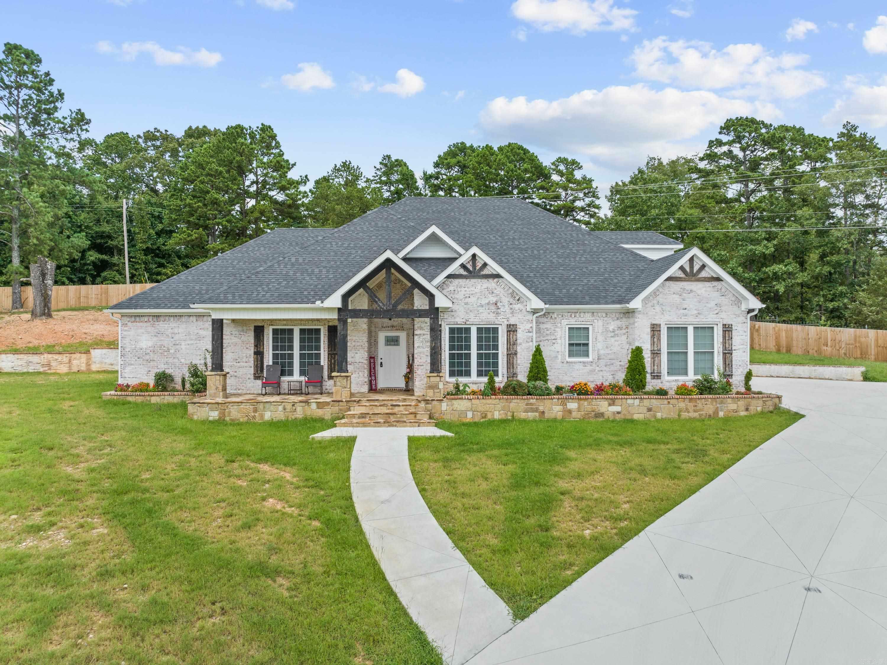 Property Photo:  200 Quail Ridge  AR 71901 