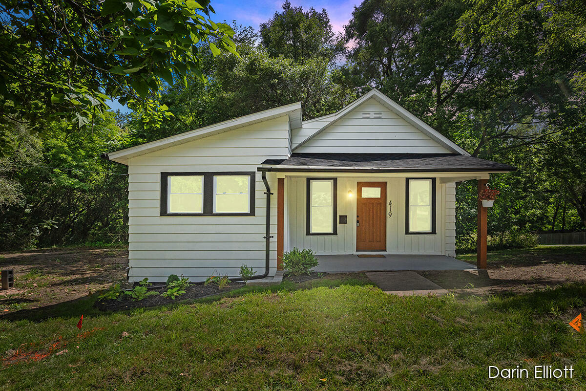 Property Photo:  419 Forest Street  MI 48846 