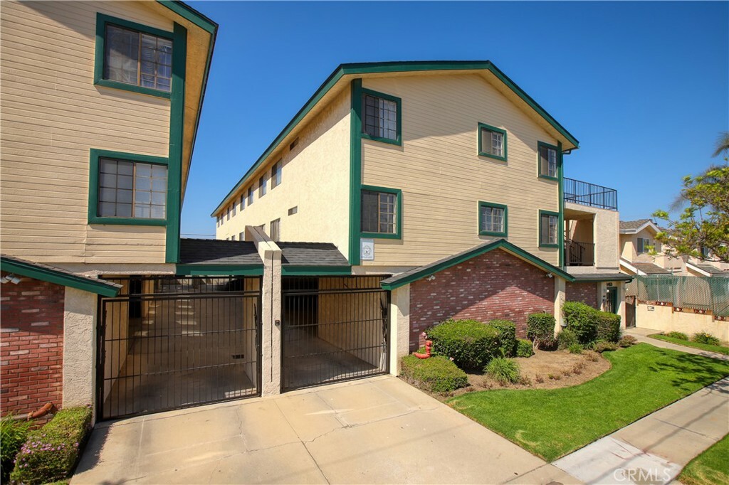 Property Photo:  4453 W 138th Street  CA 90250 