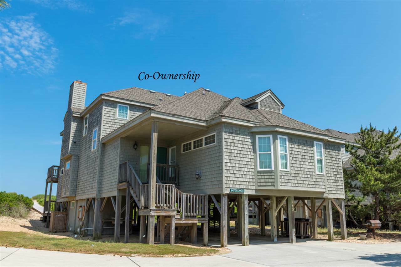 Property Photo: 145 S Spinnaker Court NC 27949