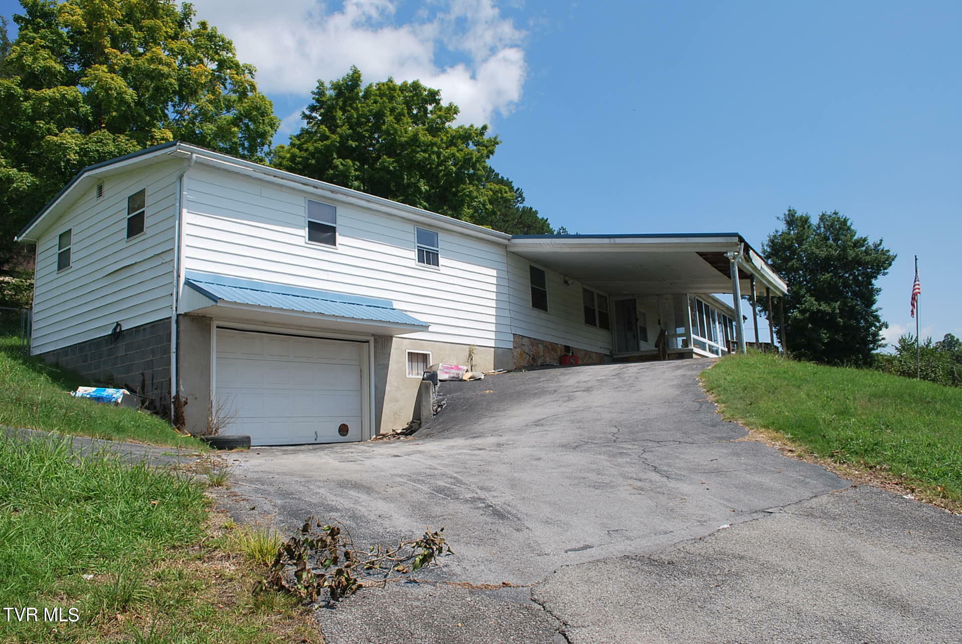 Property Photo:  676 Oak Glen Circle  TN 37656 