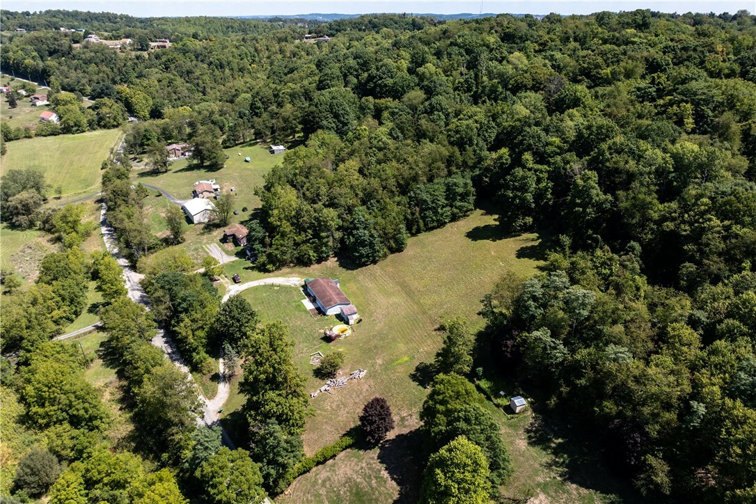 Property Photo:  610 Pleasant Valley Rd  PA 15301 