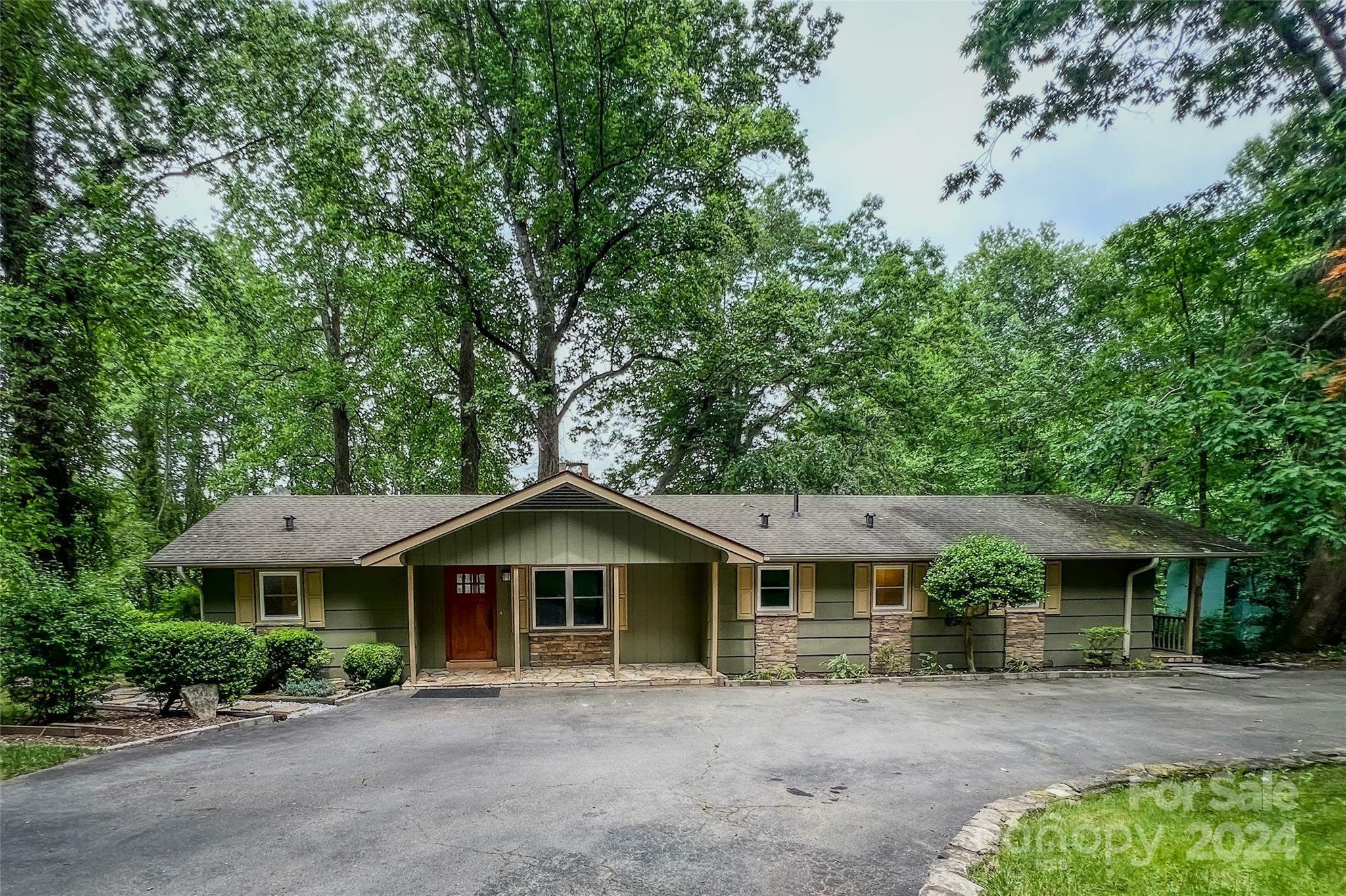 501 Fairway Drive  Hendersonville NC 28739 photo