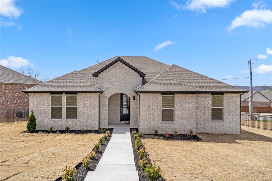 Property Photo: 3030 S Cobalt Avenue AR 72701