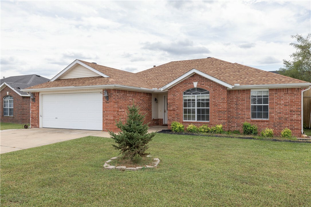 Property Photo: 2407 SW 17th Street AR 72712