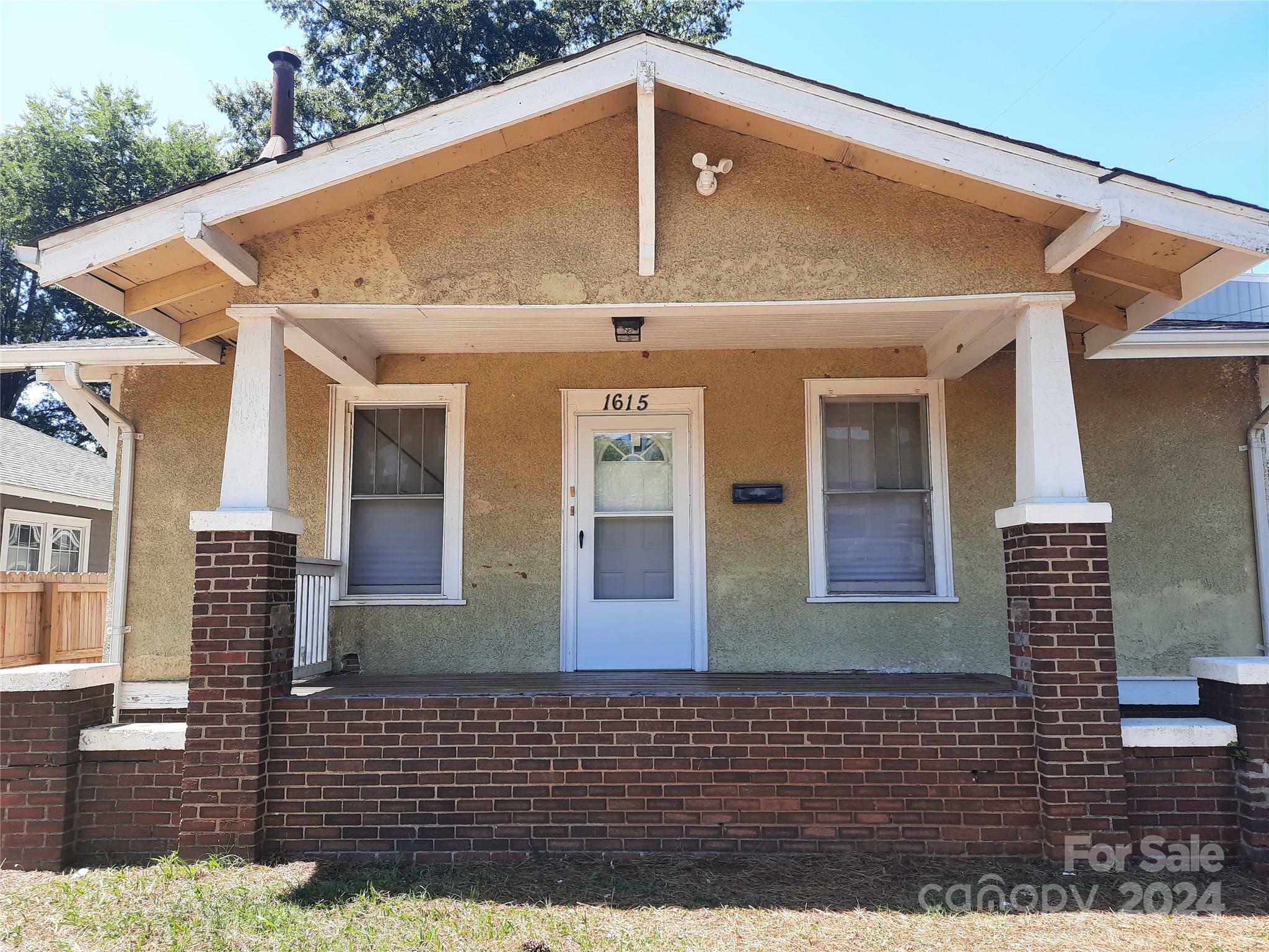 1613 Duckworth Avenue  Charlotte NC 28208 photo