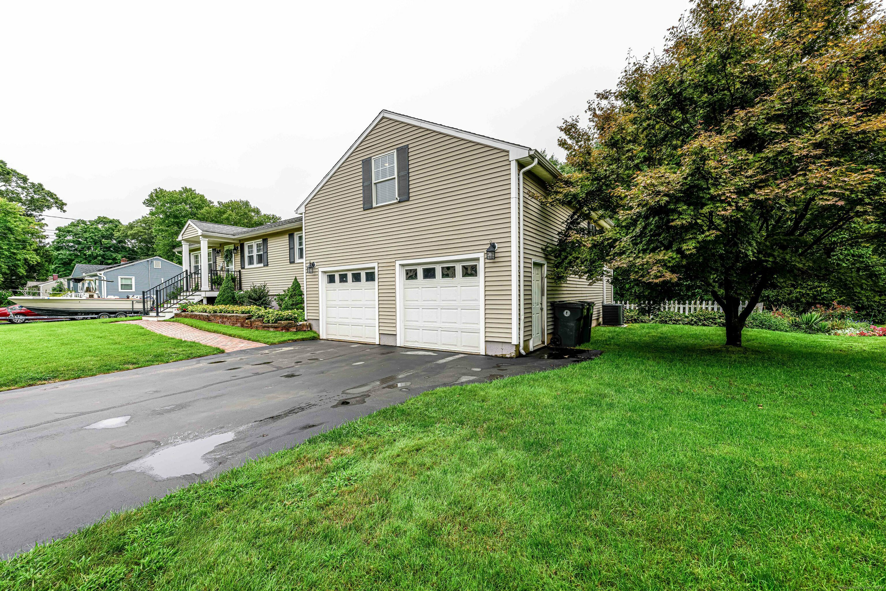 Property Photo:  86 Hawthorne Drive  CT 06410 