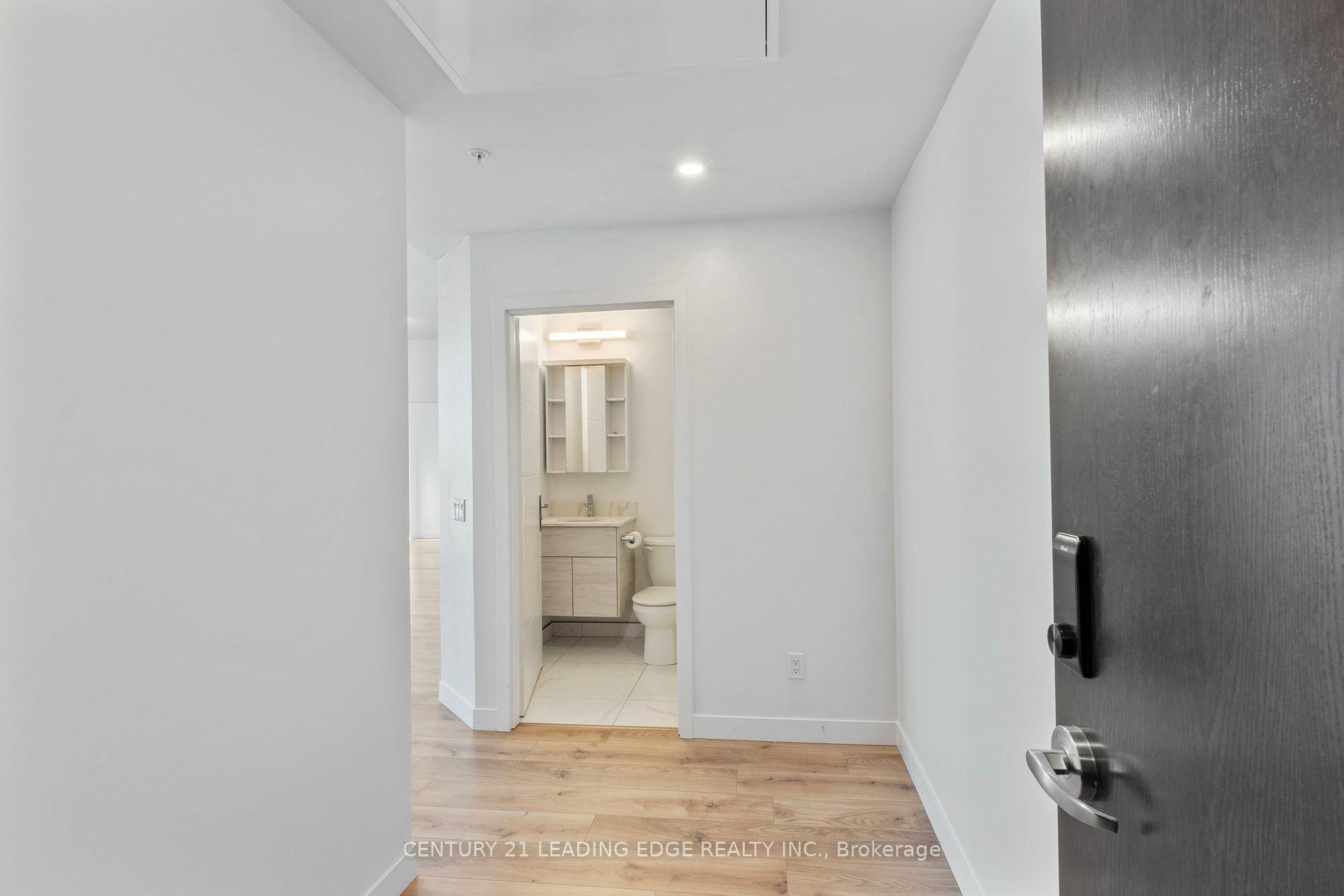 Property Photo:  60 Frederick St 1307  ON N2H 0C7 