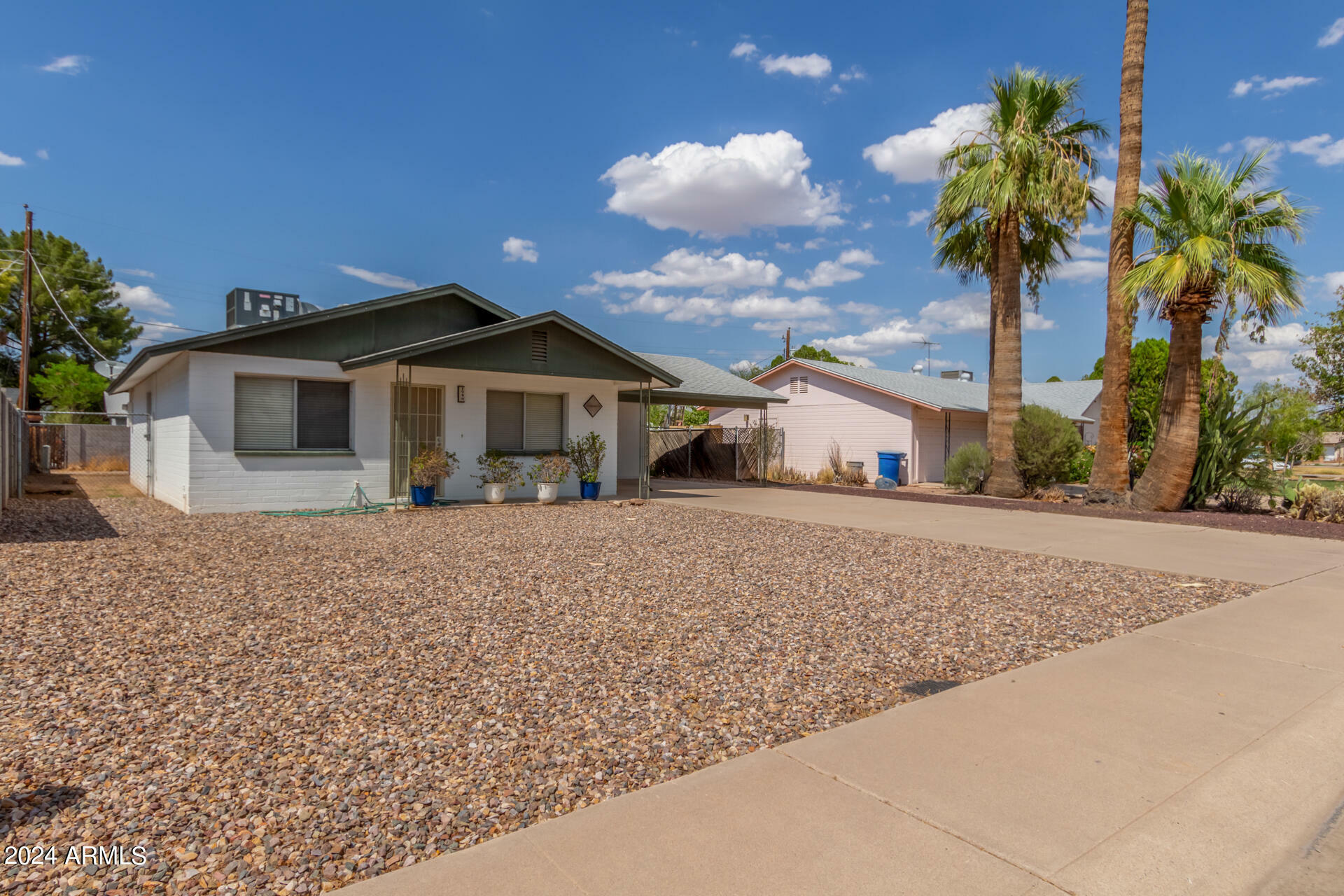 Property Photo:  1940 E Concorda Drive  AZ 85282 