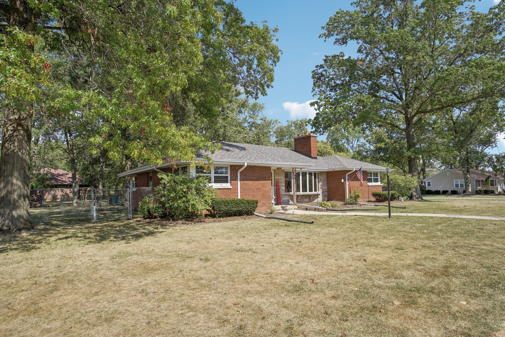 Property Photo:  325 Oakwood Drive  IL 60417 