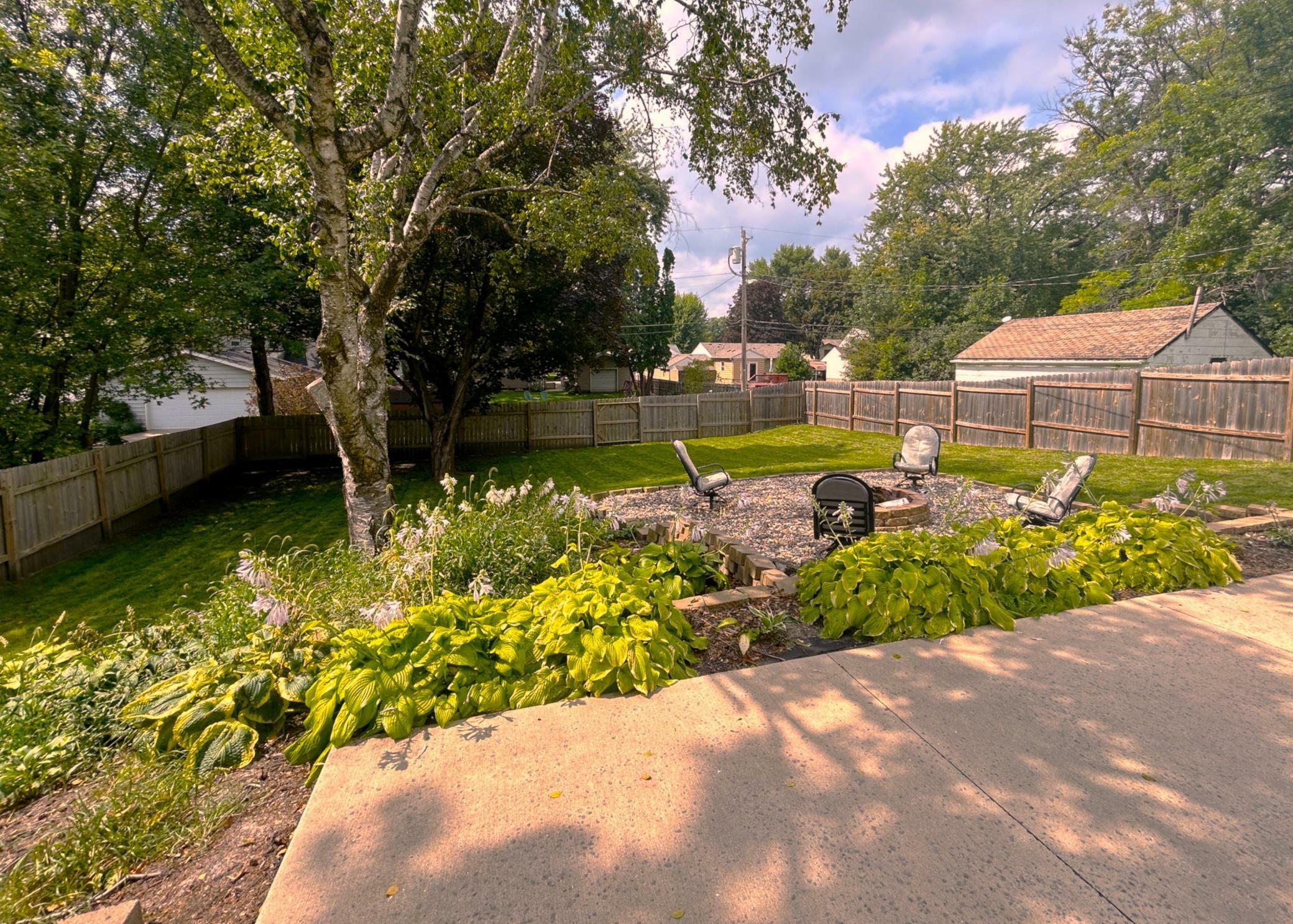 Property Photo:  1413 Baxter Avenue N  MN 55336 