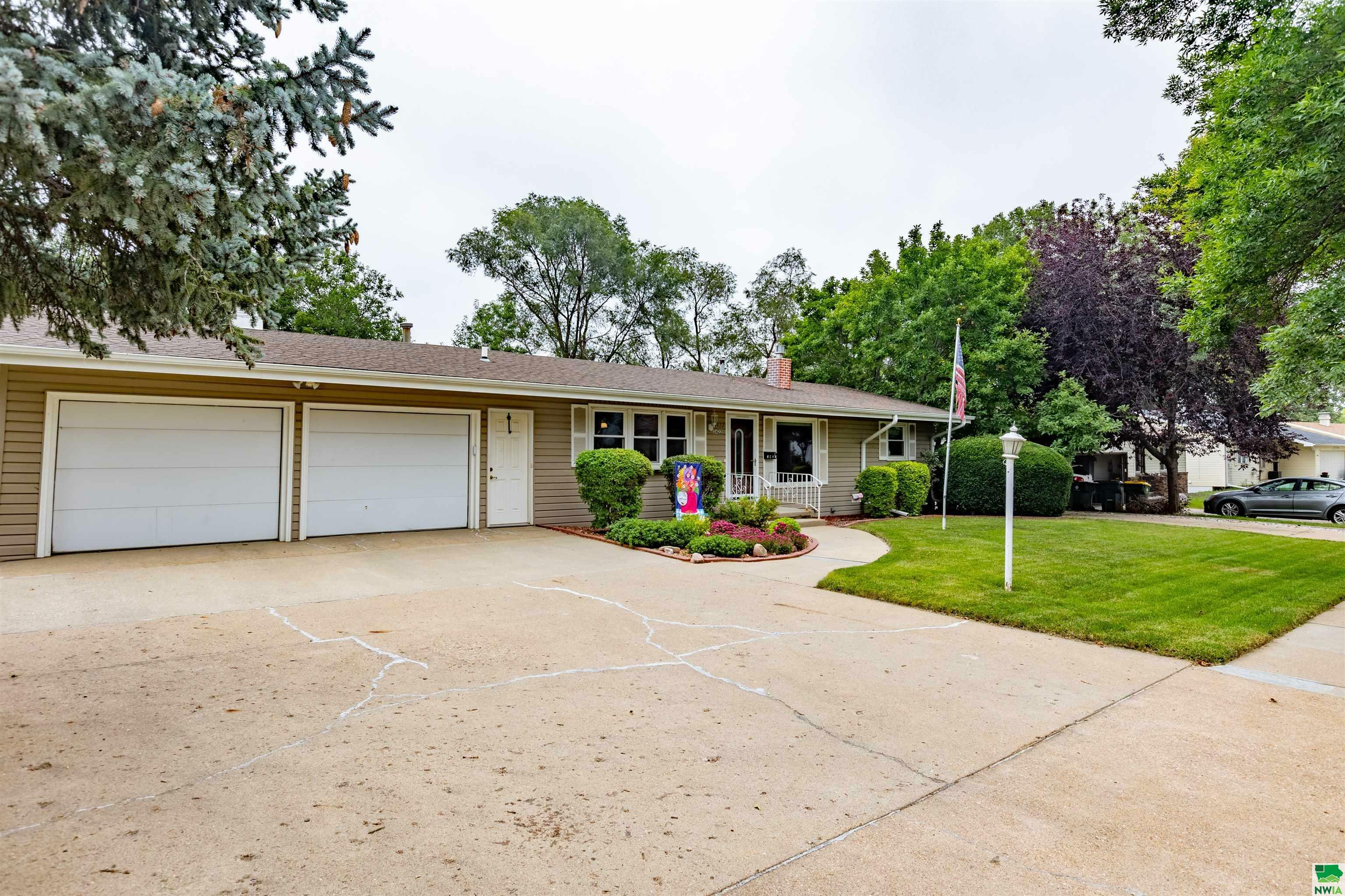 Property Photo:  3422 Cheyenne Blvd  IA 51104 