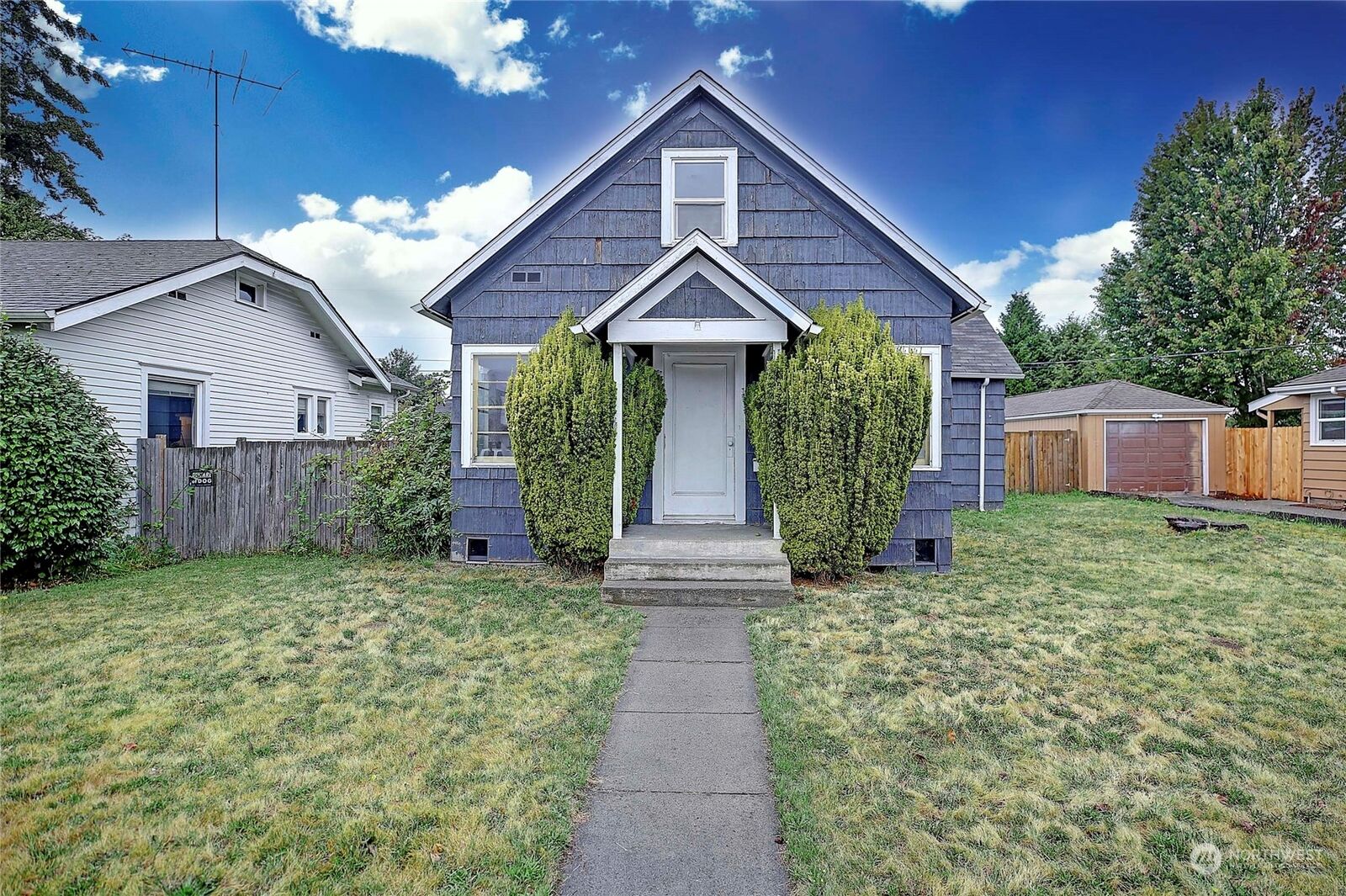 Property Photo:  1617  4th Street  WA 98270 