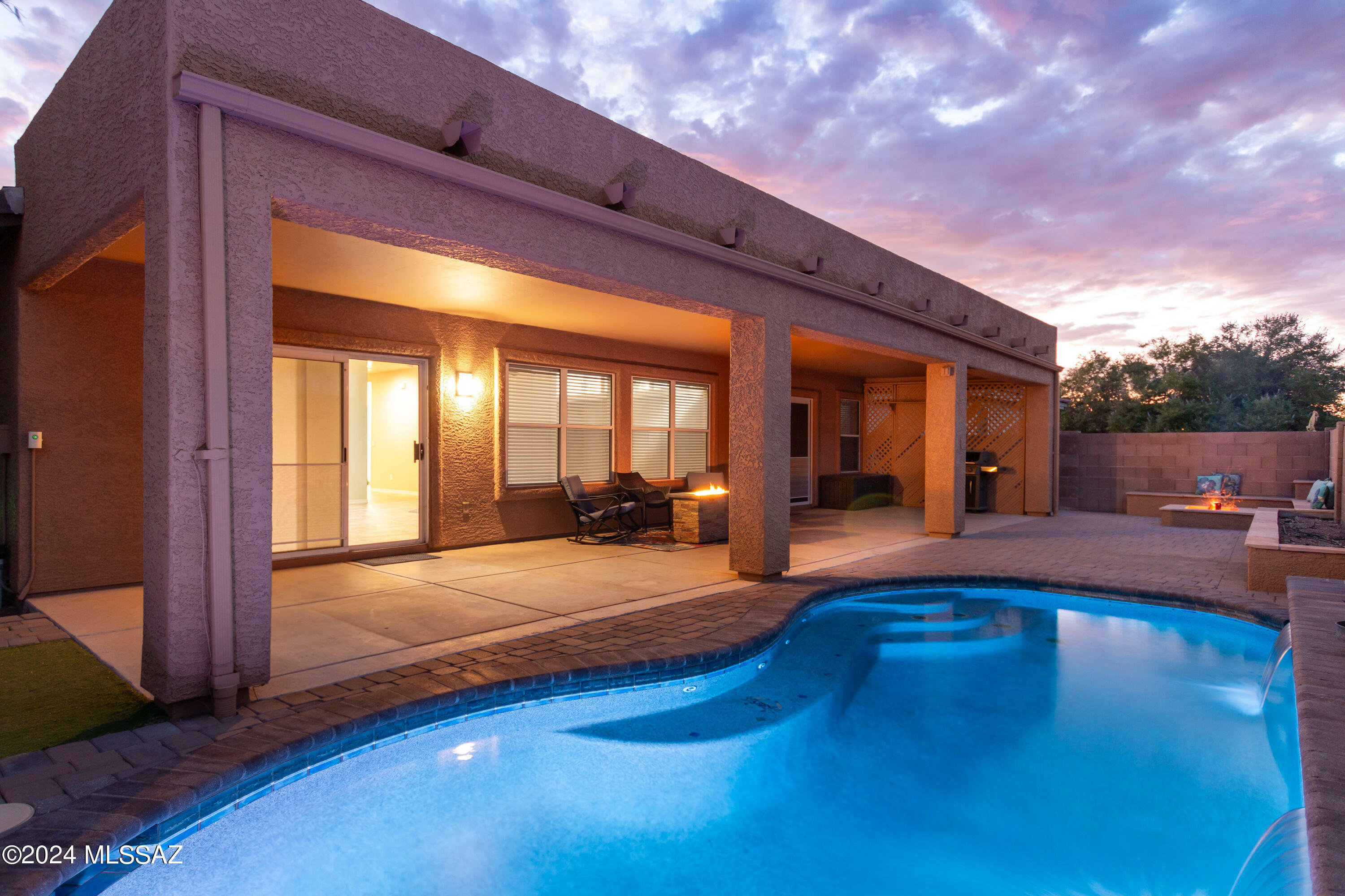 Property Photo:  8186 N Stonehill Drive  AZ 85743 