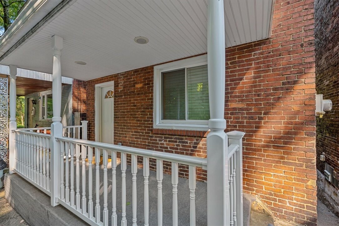 Property Photo:  5603 Wickliff St  PA 15201 