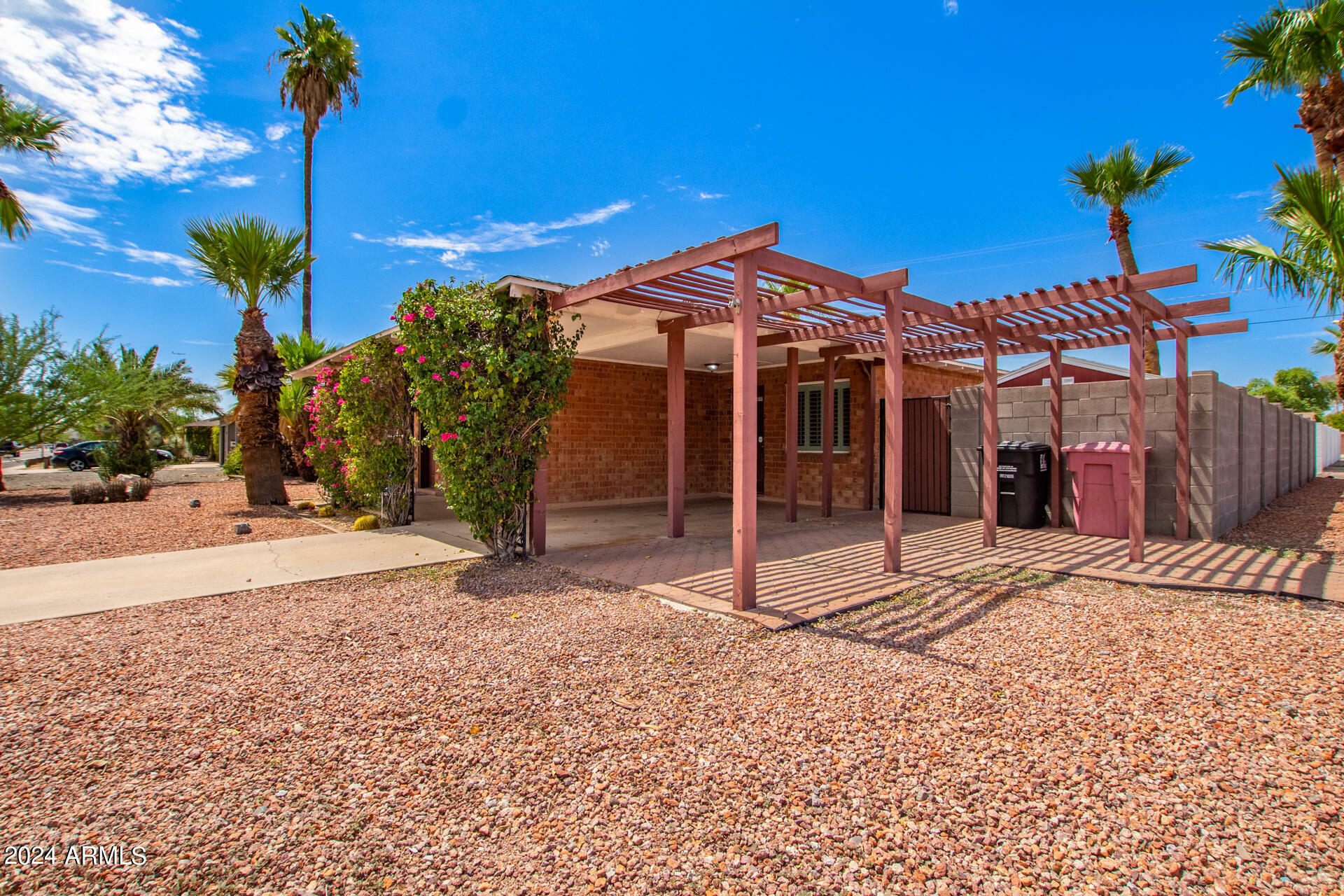 Property Photo:  1814 N Miller Road  AZ 85257 