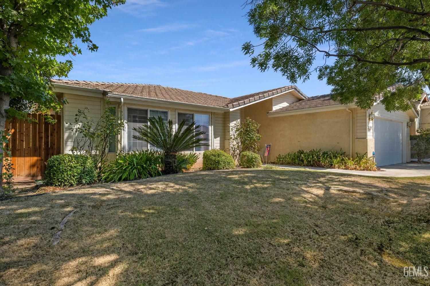 Property Photo:  5717 Harpy Eagle Avenue  CA 93306 