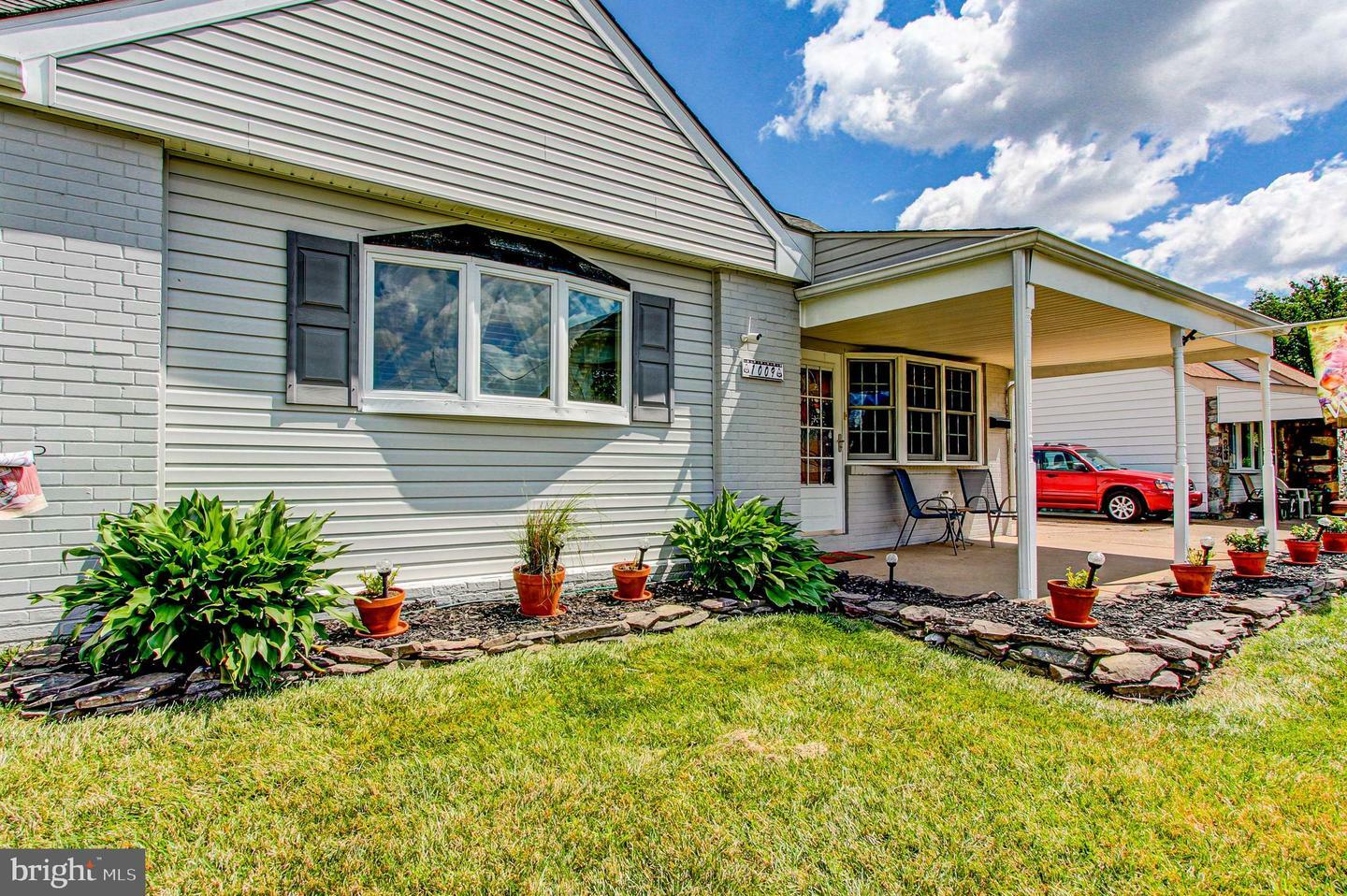 Property Photo:  1009 Piermont Street  PA 19116 